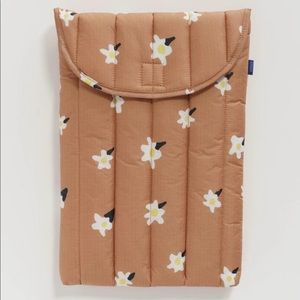 Baggu Painted Daisy Laptop/IPad Puffy Case!